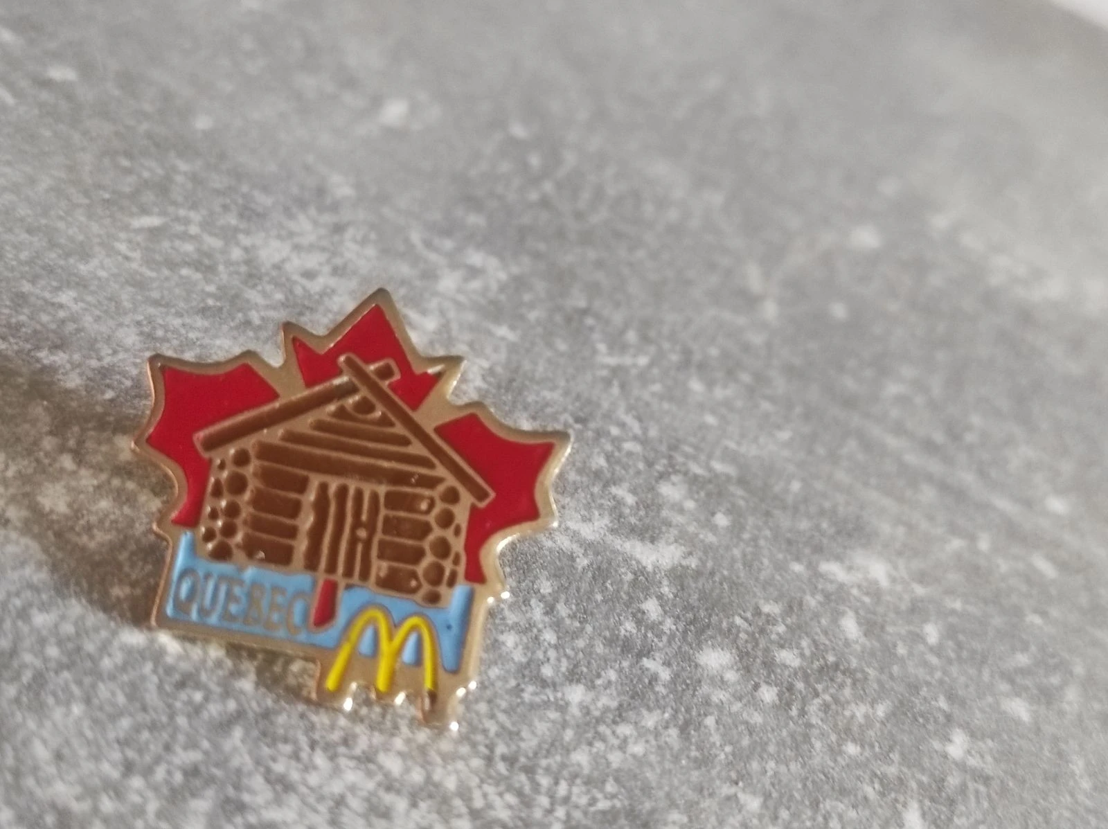 Pin Quebec McDonald's jaren 90 – photo 2